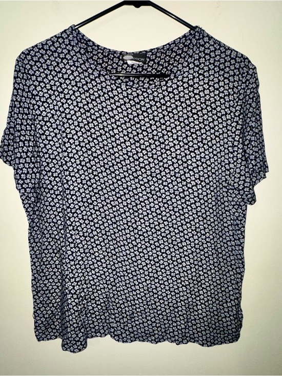 First Option Tops - Vintage First Option Made in USA 🇺🇸 Navy & White Floral Rayon Blouse